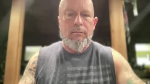 Snapshot of eevilempire chatting on 4, 5, 2026 Harley Biker online show from 4, 5, 2026