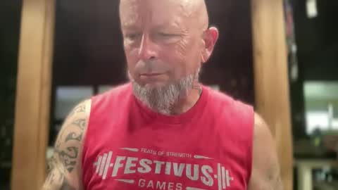 Snapshot of eevilempire chatting on 18, 5, 2026 Harley Biker online show from 18, 5, 2026