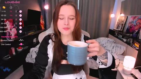 Snapshot of effie_lee chatting on 5, 3, 2025 Effie online show from 5, 3, 2025