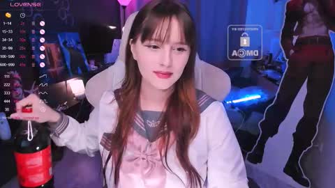 Snapshot of effie_lee chatting on 7, 11, 2025 Effie online show from 7, 11, 2025