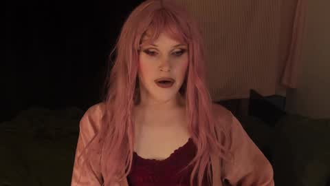 Effie Mur online show from 2, 12, 2024