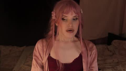 Effie Mur online show from 22, 12, 2024