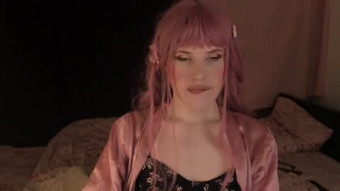 Effie Mur online show from 24, 12, 2024