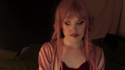 Effie Mur online show from 17, 1, 2025