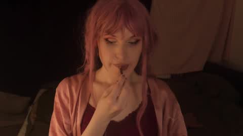 Effie Mur online show from 24, 1, 2025