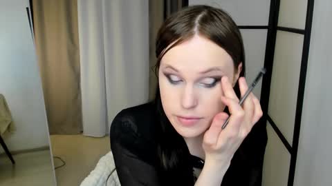 Effie Mur online show from 31, 1, 2026