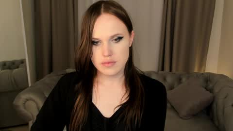 Effie Mur online show from 8, 4, 2026