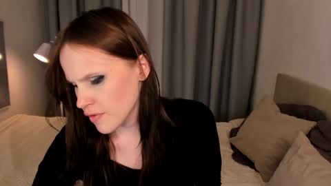 Snapshot of effiemur chatting on 10, 4, 2026 Effie Mur online show from 10, 4, 2026
