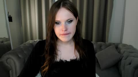 Snapshot of effiemur chatting on 8, 5, 2026 Effie Mur online show from 8, 5, 2026