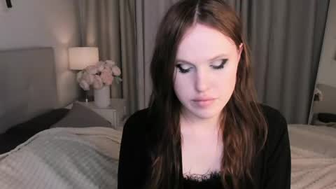 Snapshot of effiemur chatting on 9, 5, 2026 Effie Mur online show from 9, 5, 2026