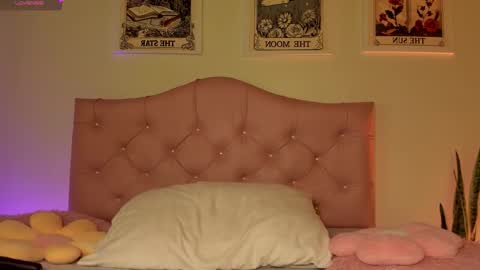 Snapshot of effy_cb chatting on 25, 10, 2025 effy online show from 25, 10, 2025