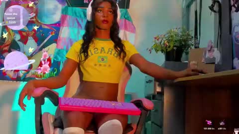 effy_marinn online show from 10, 9, 2025