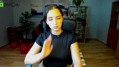 Effy Royse online show from 15, 2, 2026