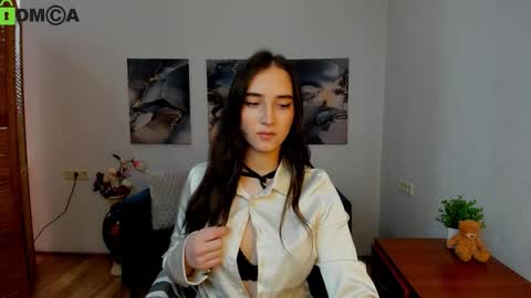 Effy Royse online show from 5, 3, 2026