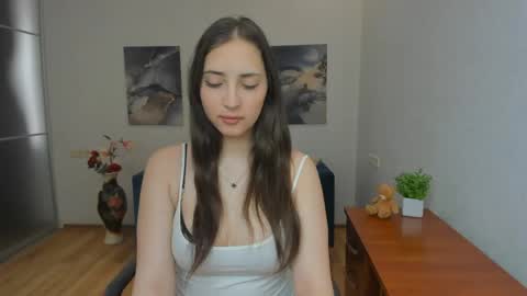 Effy Royse online show from 3, 5, 2026