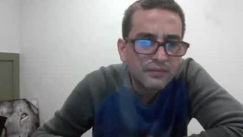 Snapshot of eguevara555500 chatting on 13, 4, 2026 SilverBulture online show from 13, 4, 2026