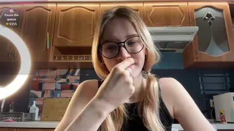 Snapshot of eileencrowday chatting on 14, 4, 2026 eileencrowday online show from 14, 4, 2026