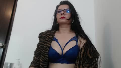 Snapshot of eileenqueen23 chatting on 11, 2, 2025 Eileen online show from 11, 2, 2025