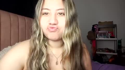 EIMY   MODEL INDEPENDENT online show from 19, 9, 2025