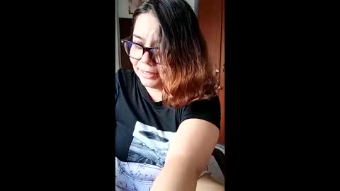 eimy_saenzz online show from 18, 4, 2026