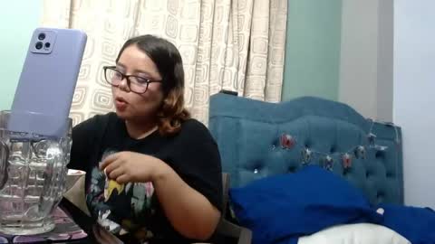 eimy_saenzz online show from 22, 5, 2026