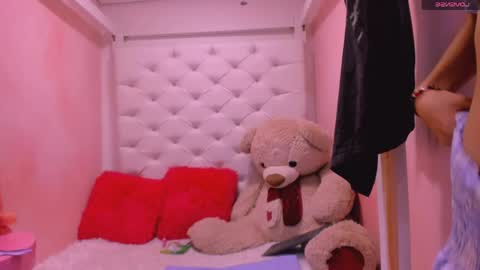Snapshot of eimy_skinny chatting on 7, 6, 2026 eimy online show from 7, 6, 2026