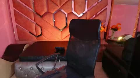 Eimy online show from 10, 11, 2025