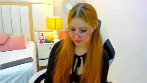 Snapshot of eimyjoness chatting on 8, 11, 2025 EimmyJones online show from 8, 11, 2025