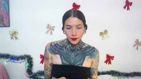 Snapshot of eimytatto_ chatting on 2, 1, 2025 Carla online show from 2, 1, 2025