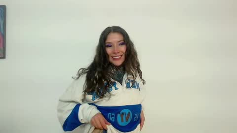 Snapshot of eimytatto_ chatting on 4, 1, 2025 Carla online show from 4, 1, 2025