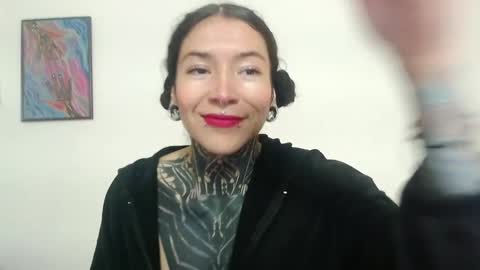 Snapshot of eimytatto_ chatting on 5, 1, 2025 Carla online show from 5, 1, 2025