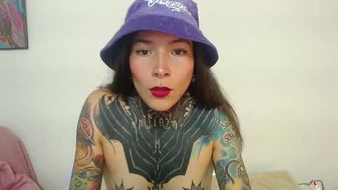 Snapshot of eimytatto_ chatting on 8, 1, 2025 Carla online show from 8, 1, 2025