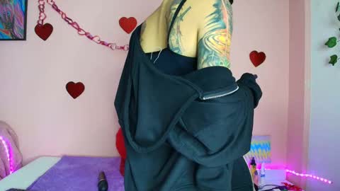 Snapshot of eimytatto_ chatting on 23, 9, 2025 Carla online show from 23, 9, 2025
