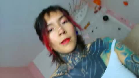 Snapshot of eimytatto_ chatting on 17, 10, 2025 Carla online show from 17, 10, 2025