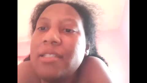 Eirondra Valeen online show from 8, 11, 2025