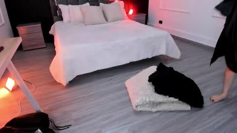 Snapshot of eirynraven chatting on 15, 4, 2026 Eiryn Raven online show from 15, 4, 2026