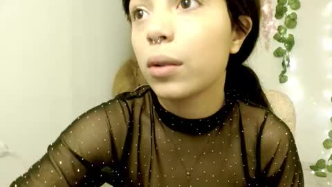 Snapshot of eiviiy1609 chatting on 24, 10, 2025 eiviiy1609 online show from 24, 10, 2025