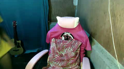 Snapshot of el_clovirr chatting on 30, 9, 2025 el_clovirr online show from 30, 9, 2025