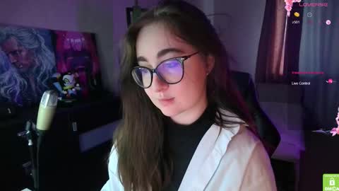 Snapshot of el_sweety chatting on 10, 10, 2025 If you like it when I meow give me a thumbs up online show from 10, 10, 2025