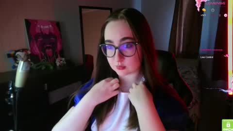 Snapshot of el_sweety chatting on 20, 10, 2025 If you like it when I meow give me a thumbs up online show from 20, 10, 2025