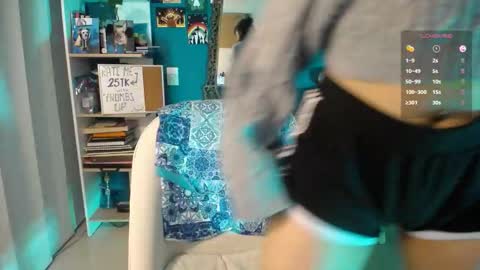 Ela  Help me reach 100 thumbs up online show from 10, 11, 2025