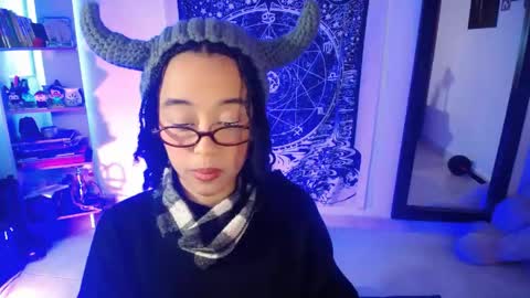 Ela  Help me reach 100 thumbs up online show from 3, 5, 2026