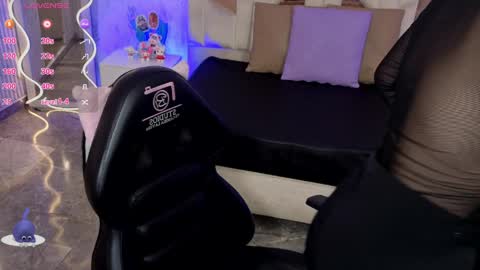 ela_tay1 online show from 4, 4, 2026