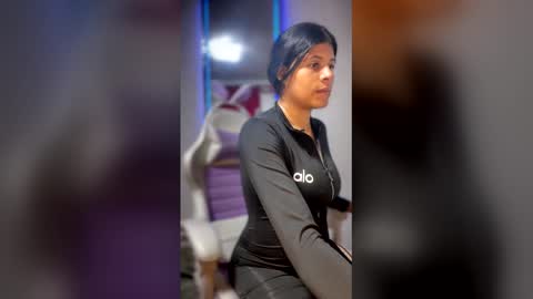 Snapshot of elahia__marquez chatting on 18, 12, 2025 Elahia online show from 18, 12, 2025