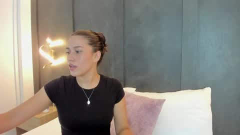 Snapshot of elaia_hatman chatting on 30, 7, 2026 E L A I A online show from 30, 7, 2026