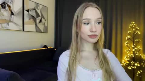 Elaine Lark online show from 7, 2, 2026