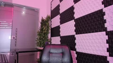 ElaineLaurent online show from 25, 6, 2026