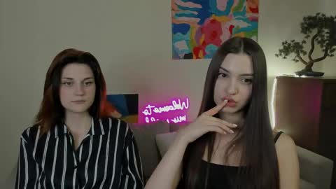 Snapshot of elani_lune chatting on 26, 5, 2026 Elani online show from 26, 5, 2026