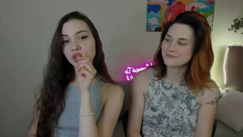 Snapshot of elani_lune chatting on 1, 6, 2026 Elani online show from 1, 6, 2026