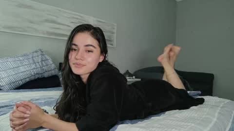 Elara Hayes online show from 7, 5, 2026